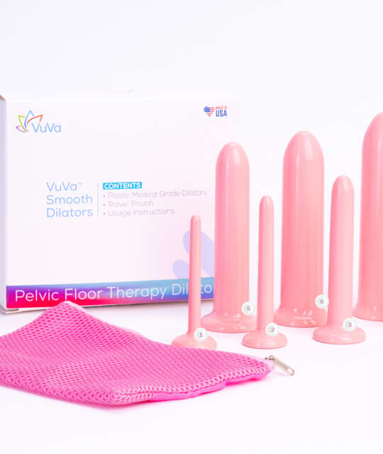 Detail na sadu růžových dilatátorů s růžovým pouzdrem